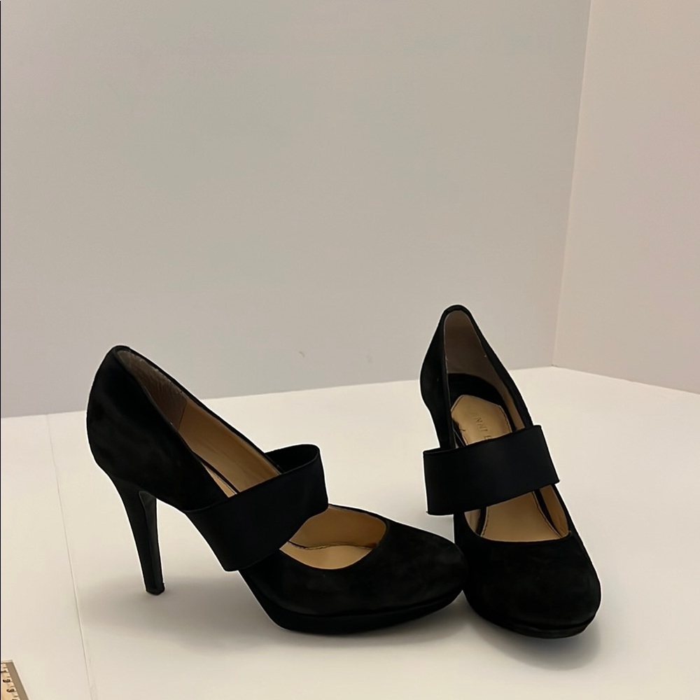 Gianni Bini Classic Black Suede Heels Size 7 1/2